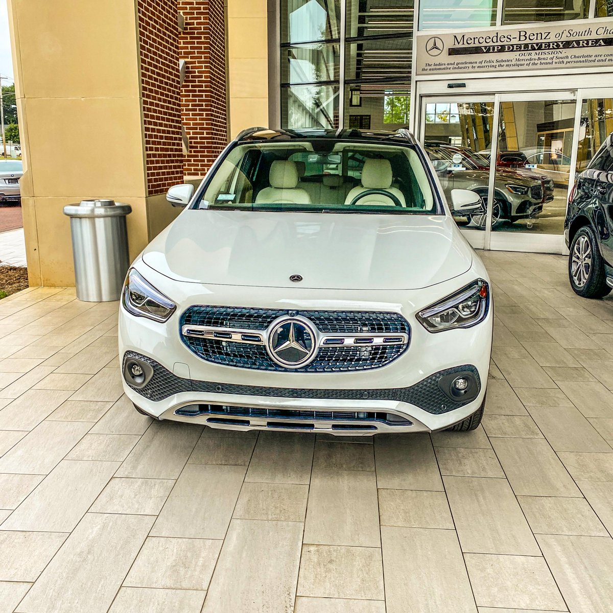 MBCharlotte's tweet photo. The good ones 🚙 go so fast… 🚗💨🔥 Everyone is getting their #Benz on for the #Fall 
When will you?! #BenzLife #BenzLifestyle #Mercedes #MercedesBenz #Sold #Gone #Charlotte #SouthCharlotte #ThursdayVibes #ThursdayNight #ThursdayMotivation #FortMill https://t.co/tSRuJ1e8hg