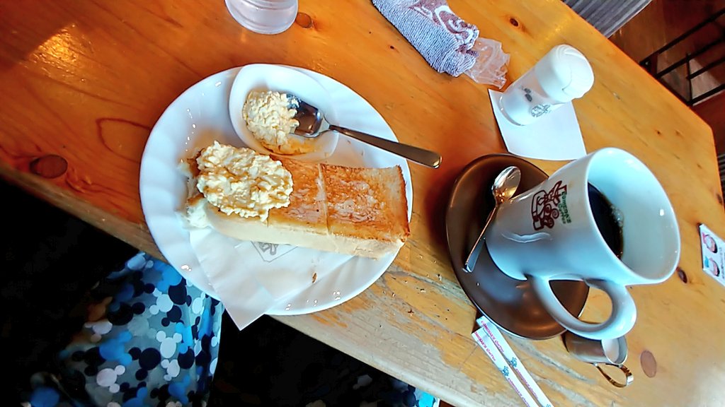 八原くん 全てはネタになる 清須のキング 優しい王様 身勝手の極意クボター 平和の使者 創作料理 On Twitter 配信実況ツイート コメダ珈琲店鳥居通店 コメダブレンドやアイスコーヒー コメダ珈琲店 などの コメダ流 ミルクは直飲みコメダ流 どこでも流