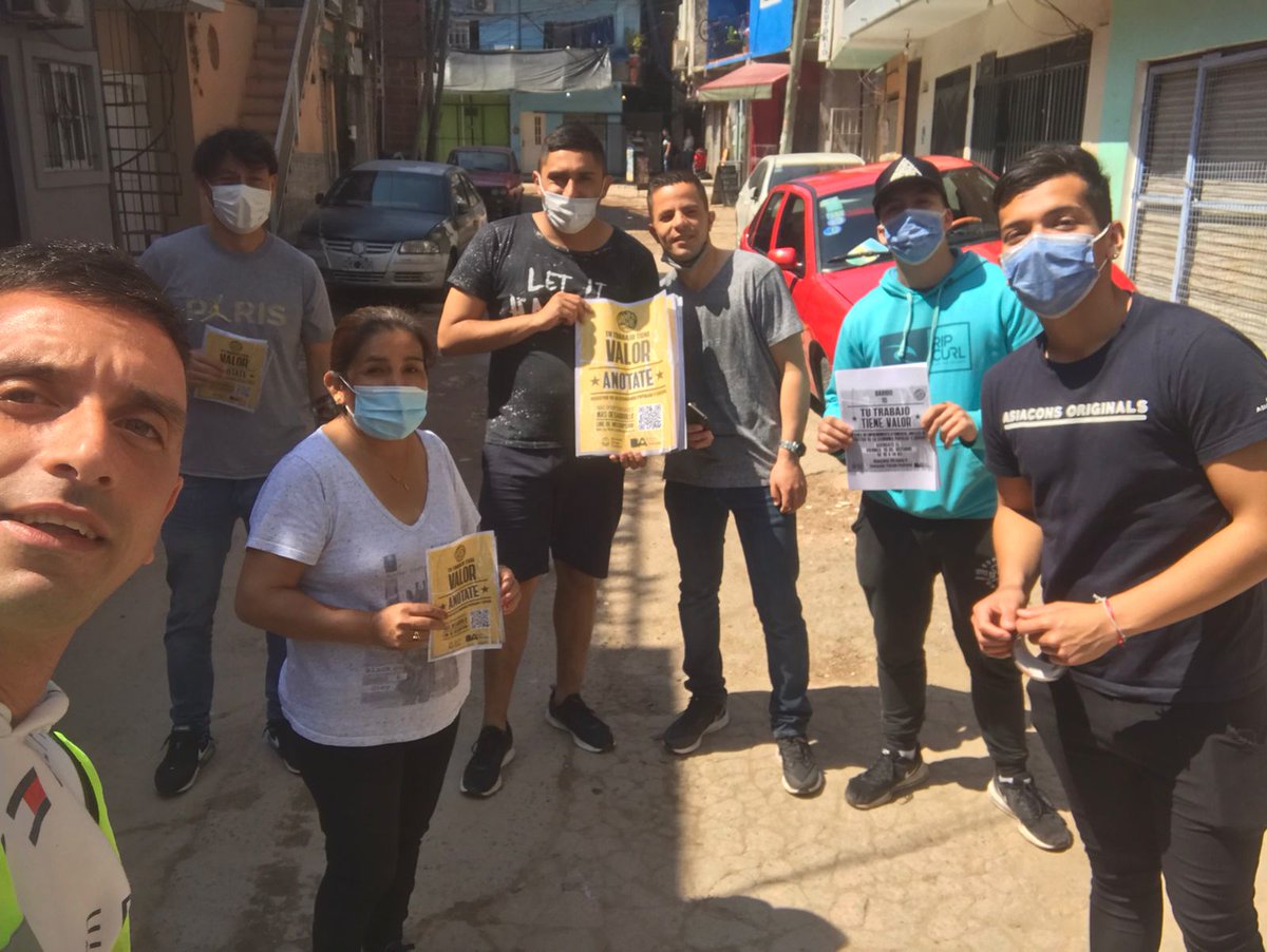 leanleyenda's tweet photo. Hoy estuvimos haciendo avanzadas de difusión en Barrio 15 de Villa Lugano y Barrio Mugica de Retiro.

Te esperamos mañana en el Comedor Patuju y la Casa de la Cultura para que te inscribas en RUPEPyS.

¡Tu emprendimiento tiene valor!

#Anotate https://t.co/NXruB8dxCm