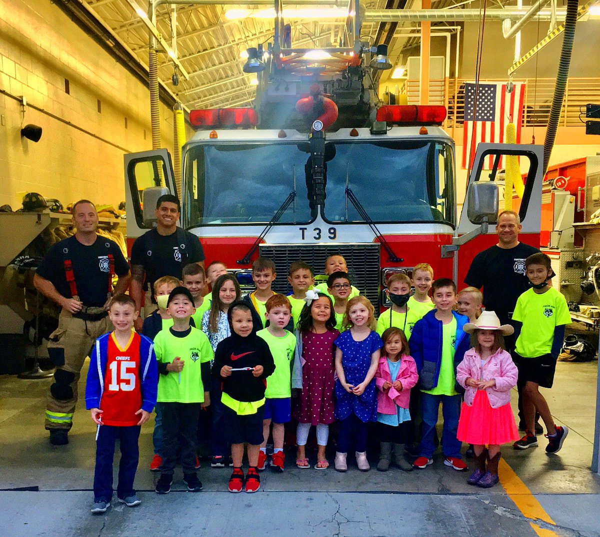 #CubScout Pack 494 stopped by #OFDStation63 for a tour & fire safety talk tonight!

#FutureFirefighters
#OmahaFireDepartment