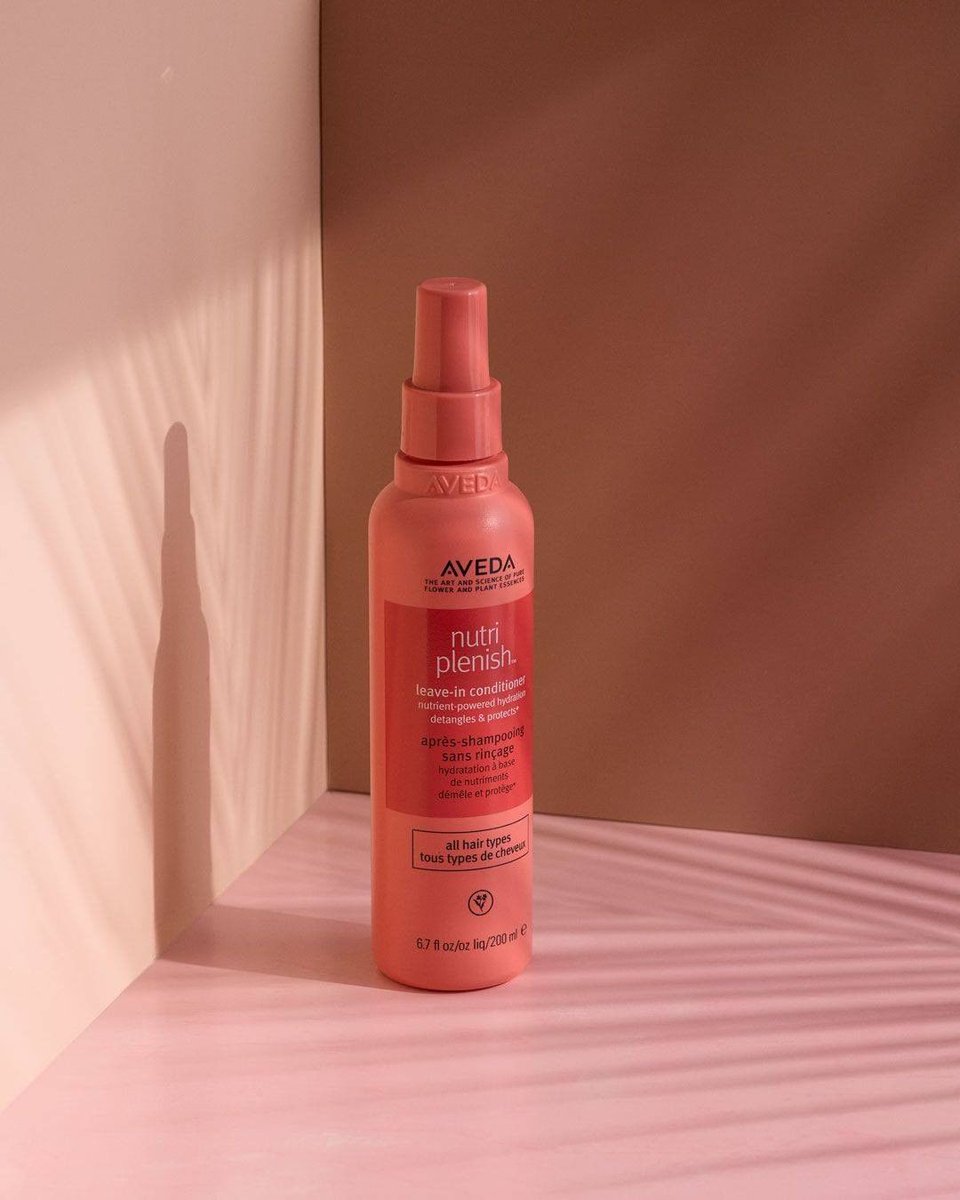 KaLuSalon's tweet photo. Lush moisture for DAYS! Aveda's Nutriplenish Leave-In Conditioner hydrates &amp; replenishes hair for up to 72 hours while detangling &amp; protecting from heat and sun damage. 
Stop in to get yours today  

#buffalony https://t.co/TJoV665rwC