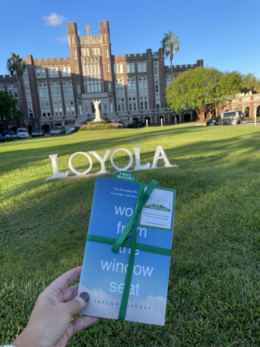 raquelbermejosa's tweet photo. The Book Fairies celebrated the release of a very special book this week, Words from The Window Seat by Taylor Tippett 💚💚🧚‍♀️
#ibelieveinbookfairies #wordsfromthewindowseat #wordsfromthewindowseatbook #kindness #bekind #randomactsofkindness #taylortippett https://t.co/ryZ6lq2xrS