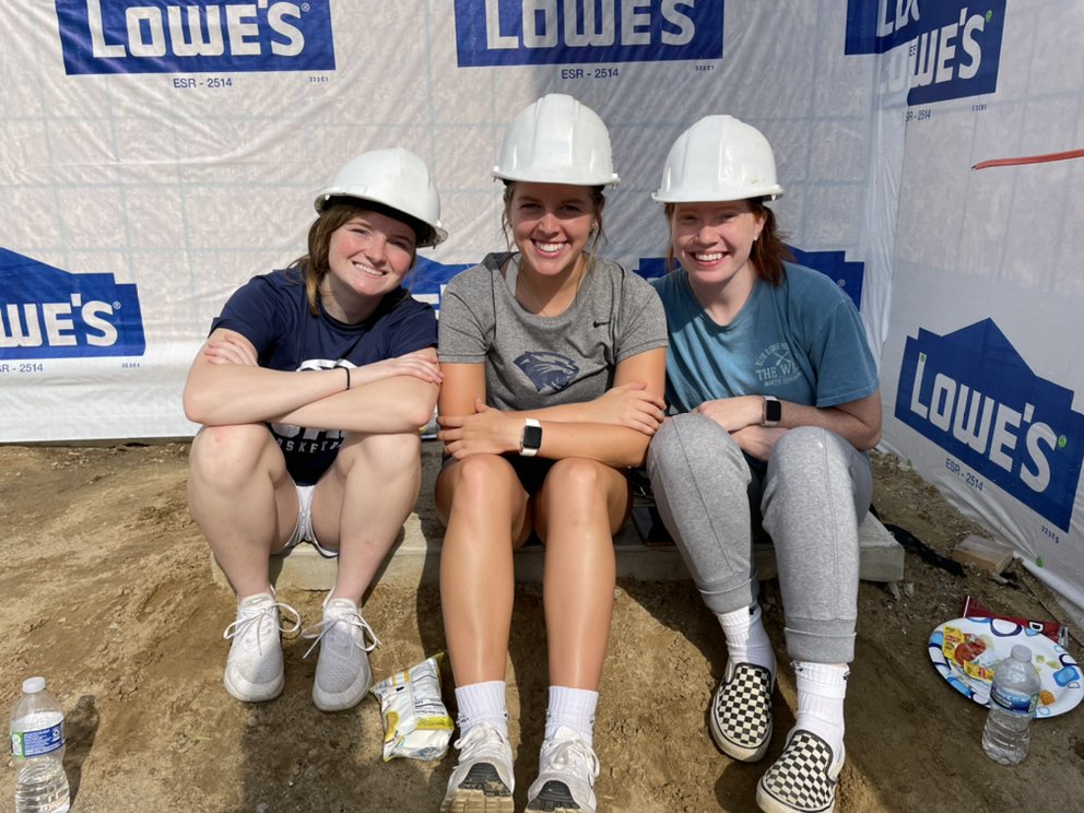 SAUCougarsWBB's tweet image. One of the best days for our program every year is when we get to work with @Jackson_Habitat and help bring another family closer to their dream of home ownership. The weather cooperated and we got some work done today!