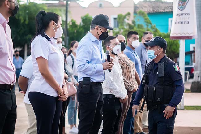 OnBahiaMagazine's tweet photo. Integra Seguridad Pública del Municipio proyecto para disminuir los robos en Bahía de Banderas
https://t.co/mowHujNyXC
#Nayarit #BahiaDeBanderas #SeguridadCiudadana https://t.co/oakGFiEZIB