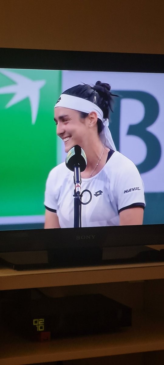 Am_Chelly's tweet photo. Bravo, bravo et encore bravo @Ons_Jabeur pour cette victoire et cette première demie-finale dans un tournoi WTA 1000. La grinta et la persévérance ont encore payé aujourd'hui. Keep going champion et wa7da wa7da pour le titre InchAllah.
Our proud 👏💪🇹🇳 #yalla #IndianWells https://t.co/dr2uDjKneJ