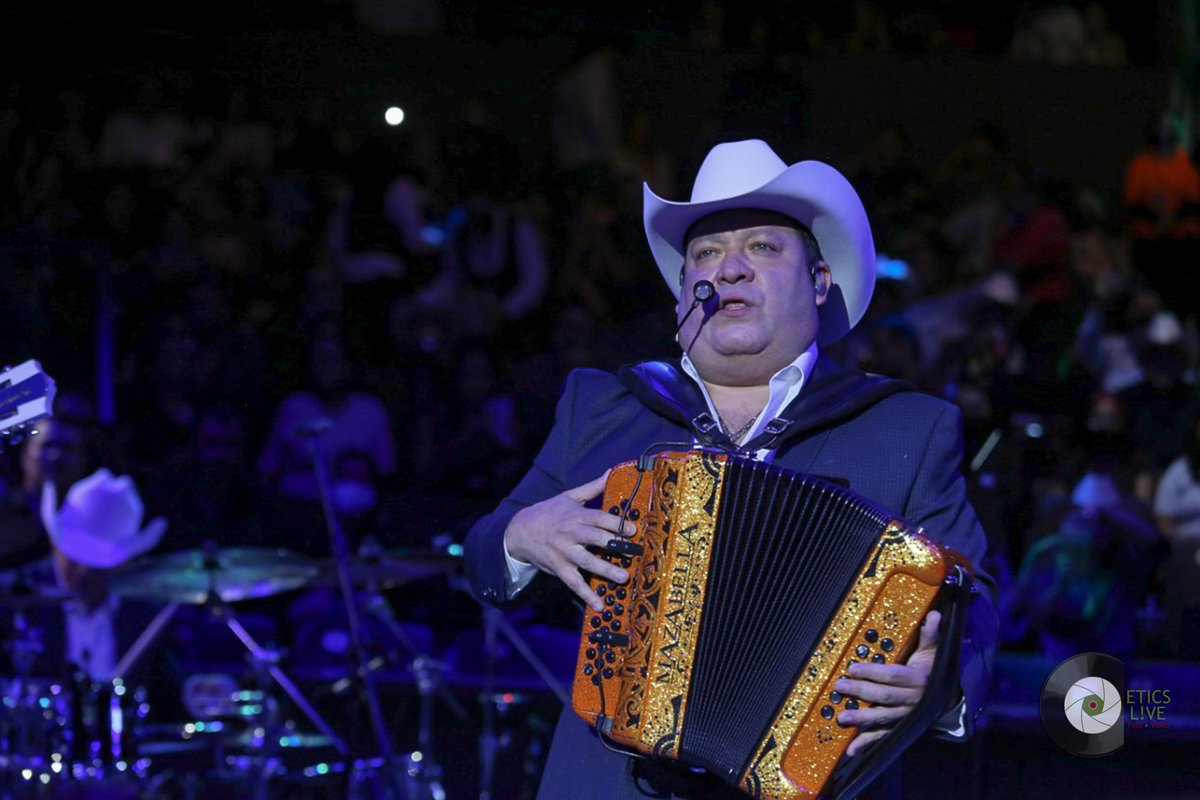 ETICSLive's tweet photo. 🖼️ [ El regreso de #GrupoPesado al #DomoCare ]

🎤 @grupo_pesado 
🌎 Gira: En concierto 2021
🗓️ Fecha: 08 . Octubre . 2021
📍 Lugar: @domocaremty 
📸 Foto: Jorge Mendoza
⏯ Video HD: https://t.co/2qxgfnuP6c
📰 Nota: https://t.co/WzEtxGkEpi

#Pesado | #DomoCare2021 | #VamosConTodo https://t.co/tw8zyScAJI