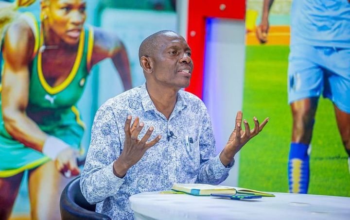JKT_Tanzania_FC's tweet photo. Msemaji wa Mabingwa wa msimu wa 2021/2022 NBC premier league (Ruvu shooting🔥) Masau Bwire amechaguliwa kushindania tuzo ya mhamasishaji bora msimu wa 2020/21 zinazotolewa na TFF.
Msimu huu tunaanza kukusanya tuzo alafu makombe yanafuata yaani🙏 https://t.co/nDVIciQ6cj