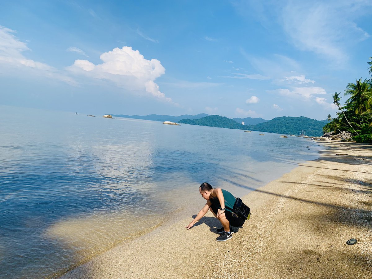 OanhTruong4's tweet image. }Pantai Esen #savememory