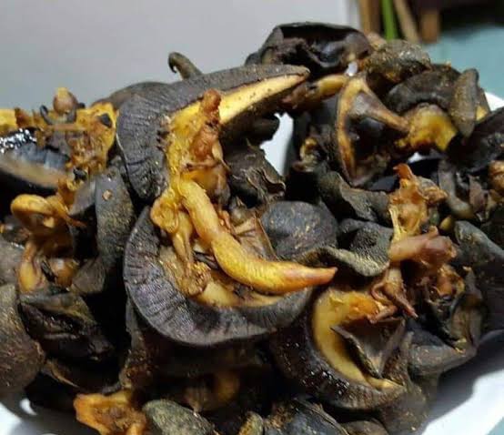 Hello Twitter NG, we seek your aid as we look forward to your promotion, referrals and patronage.
We have got 4 snail process line of products:
i. Live Snails
ii. Frozen Snails
iii. Peppered Snails
iv. Oven-dried Snails

We can't wait to get the first call for your order.