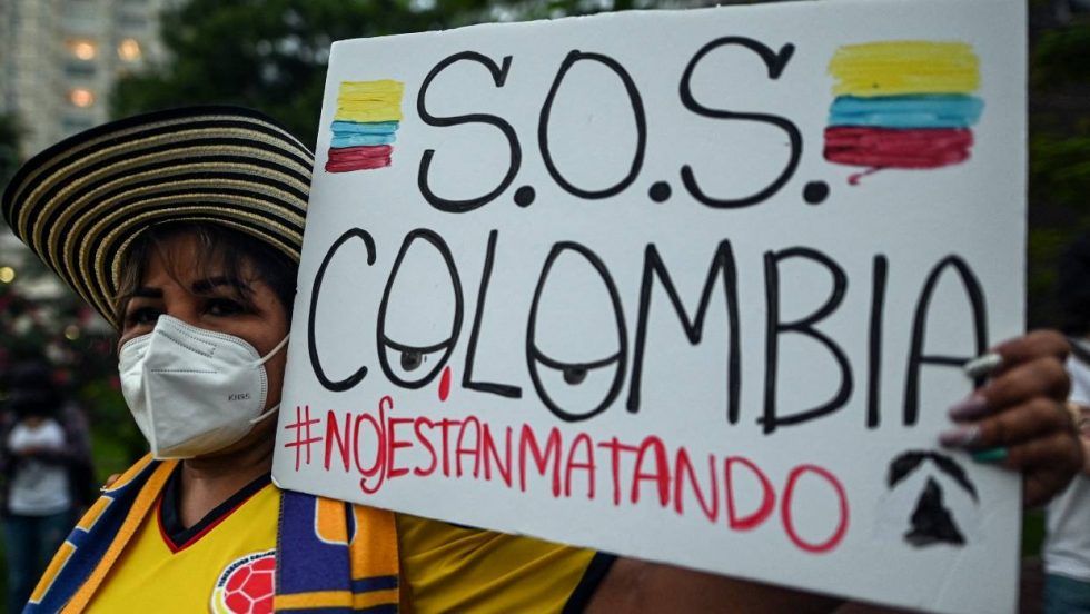 _ChavistaSoy's tweet photo. Asesinan a firmante de la paz en Colombia

Con Maria Steffania van 40 firmantes de acuerdo asesinados en 2021 y 289 desde la firma del acuerdo de paz

#LaCalmaEsPoder https://t.co/hLAZ4BCiM1 https://t.co/jphRubo76Q