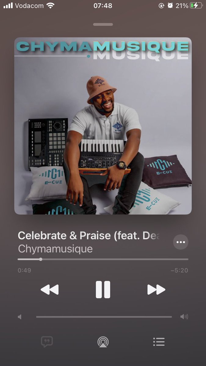 Thato16982014's tweet photo. @Chymamusique Being honest I really don’t know which track is my favourite 🤩🎧as the whole album is rocking me 🎶🎵
#Matombo
#Deep house musique 💪🥺 https://t.co/kOFCKz2CEi