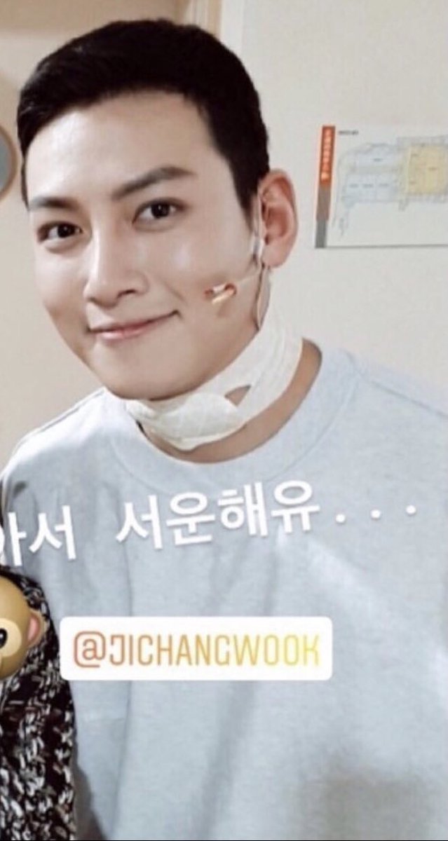 I want army chubby cheeks back🙂

How cute is he with these adorable cheeks🤩❣️

All I want to do is to …… pinch them😜

#Jichangwook 

CTTO
