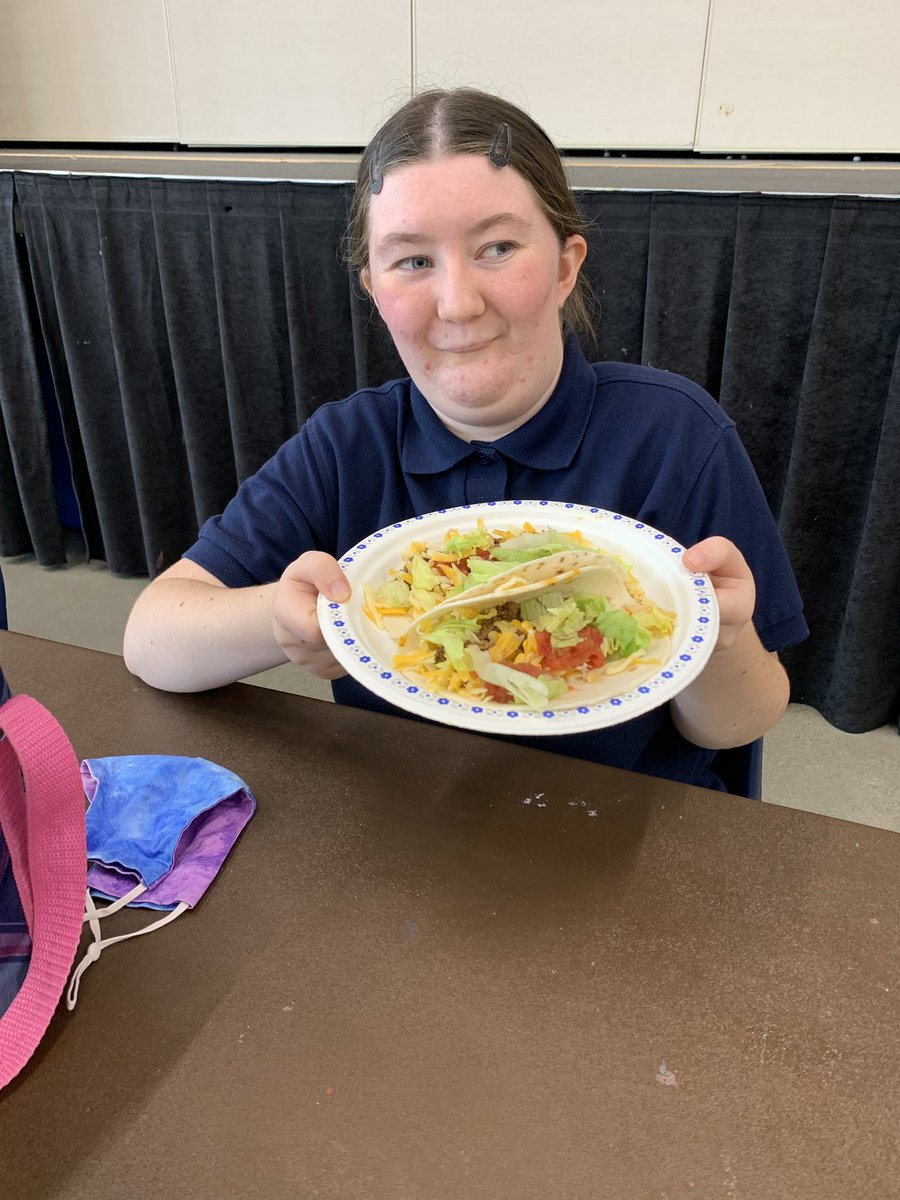 CondelloMrs's tweet photo. Taco Thursday in Life Skills @UCLAPEERS #twowayconversations #commoninterests #tradinginformation @LoyolaHawksOak https://t.co/8yBA5eqMFq