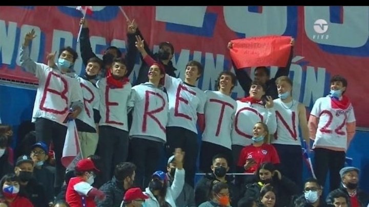 alfadejimin's tweet photo. #VamosChileCTM Ni femenino ni masculino, solo fan de Ben. ¿Mí genero? Ben Brereton. ¿Que tengo entre mis piernas? Un 22. ¿Pronombres? Ben/22 ¿Es usted un niño o una niña? Soy una fan de brereton https://t.co/WCaal3EtWU