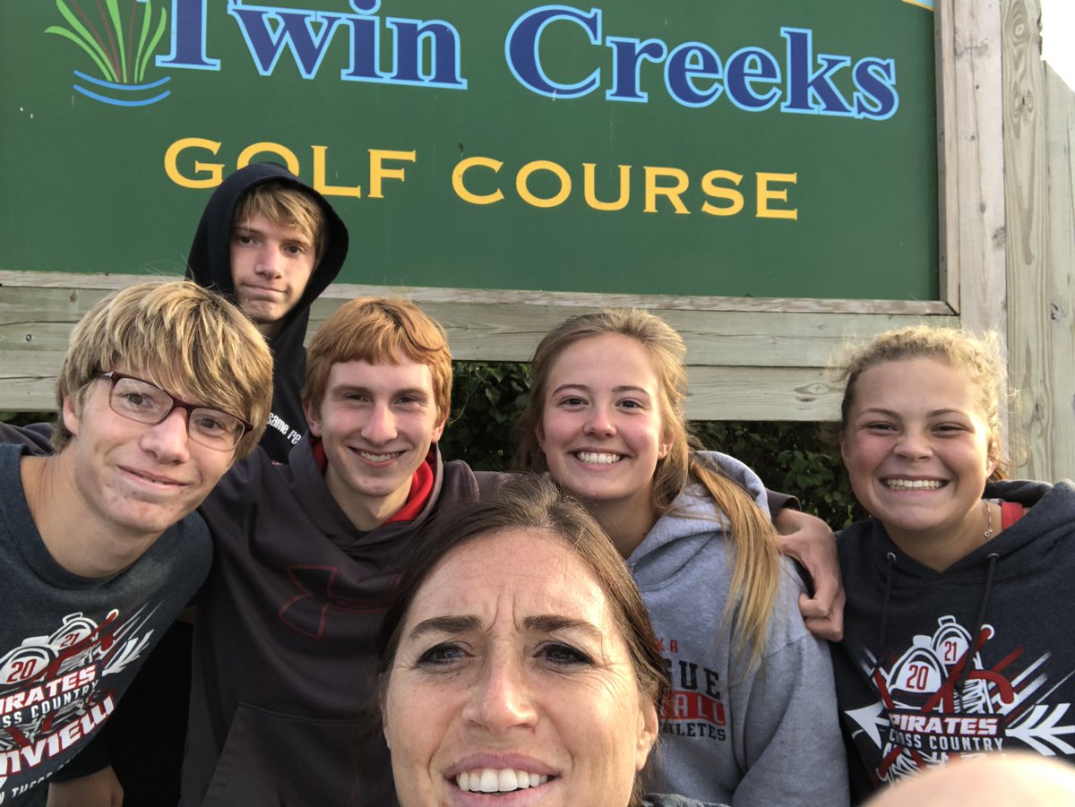 jhodson16's tweet photo. Congratulations to Jordan Mosel for qualifying for state cross country.  I think everyone had personal record times too!  #strongfinish #❤️🏃🏻‍♀️@PHSPiratePride https://t.co/2HBh42cBPH