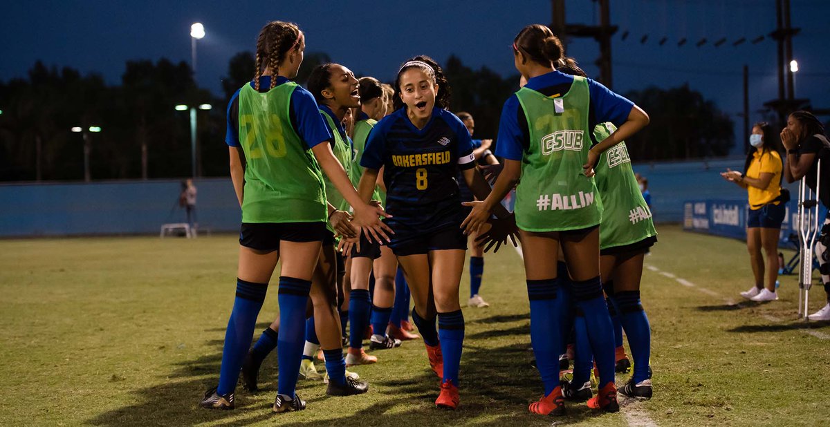 csub_wsoccer's tweet photo. Here's your @CSUBAthletics starting 11 for tonight's matchup w/ Cal State Fullerton, as built by the @BerchtoldCo #GoBako 
@BigWestSports 

#RunnersOnTheRise 
📺 Watch (https://t.co/W8xYAsi3CM)
📊 Live stats (https://t.co/gpG1Hdyezz) https://t.co/oYd8R3cerA