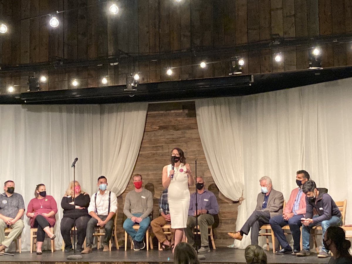 ViSandford's tweet photo. The 2021 Council and Mayoral Candidates speaking to the CYAN Canmore Young Adult Network in #Canmore tonight. Vote on Oct. 18th https://t.co/lLlLg2uVqd