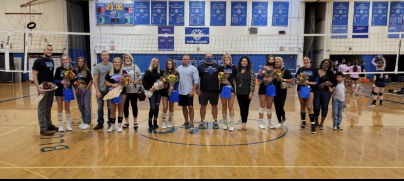 shakervball's tweet photo. Seniors 2022 ❤️ https://t.co/CeoqwNsrBf