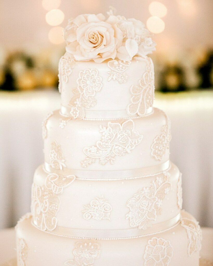 LindyPhotos's tweet photo. Exquisite wedding cake https://t.co/6FOaDqRN4V