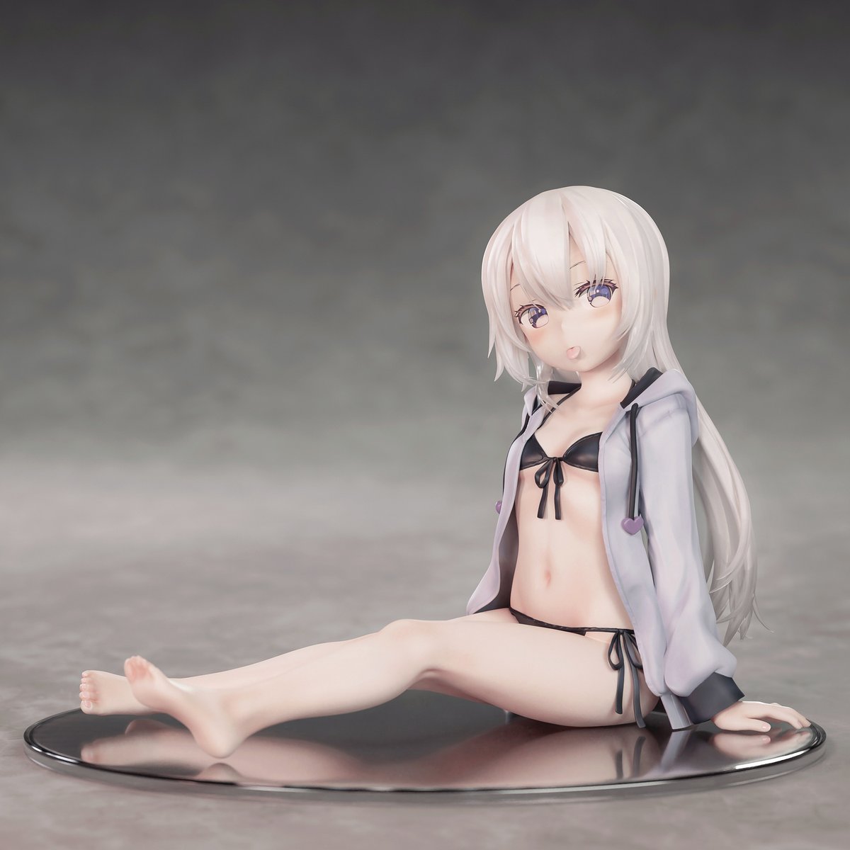 「B'fullさんのパーカー少女のフィギュア予約始まってます!「通常版」と「ちょい」|かぷりちお：コミケ(３１日)Hな28aのイラスト