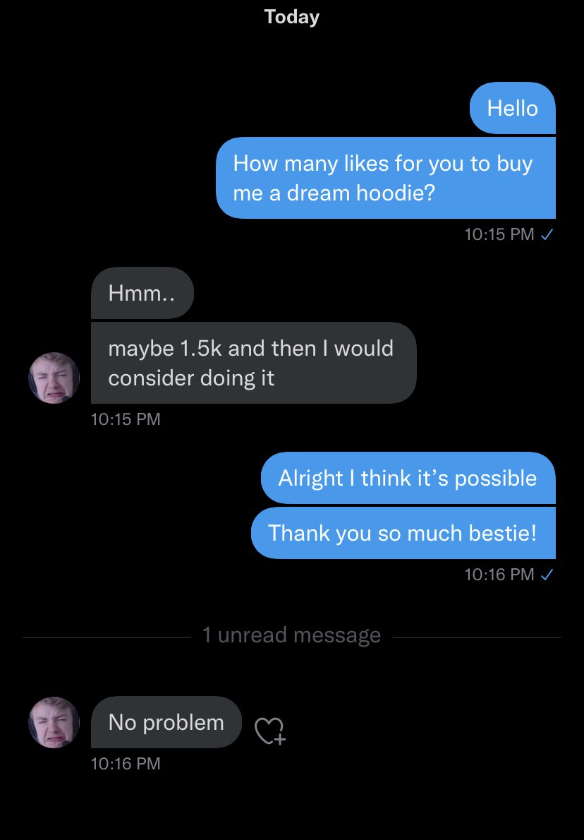 InnitAshley's tweet photo. Do you guys think you can clutch for me I really want that Dream hoodie https://t.co/yYYPNwUnBs