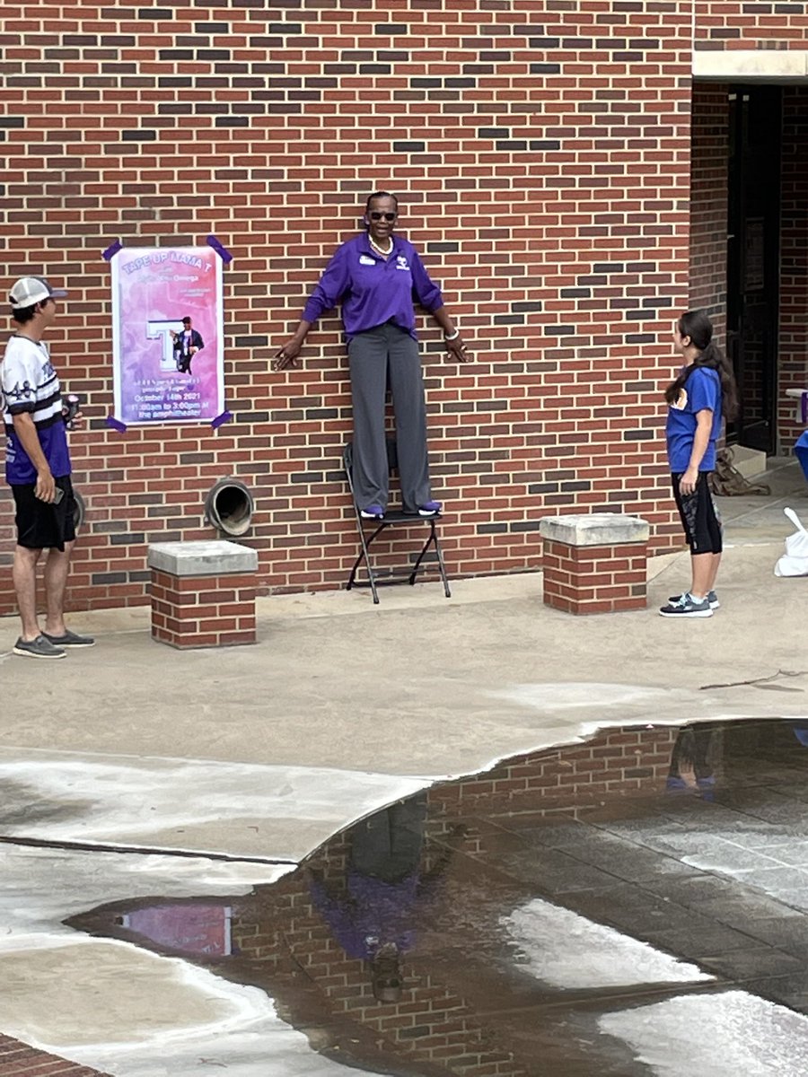 LathesTowns's tweet photo. One more reason”I LOVE MY JOB!”~MommaT I enjoyed helping #TarletonAlphaPhiOmega fundraiser for pumpkins and pups!! #TarletonConnection #TarletonEngaged #TarletonRespect #TapeUpMommaT https://t.co/F5YLmeC9qy