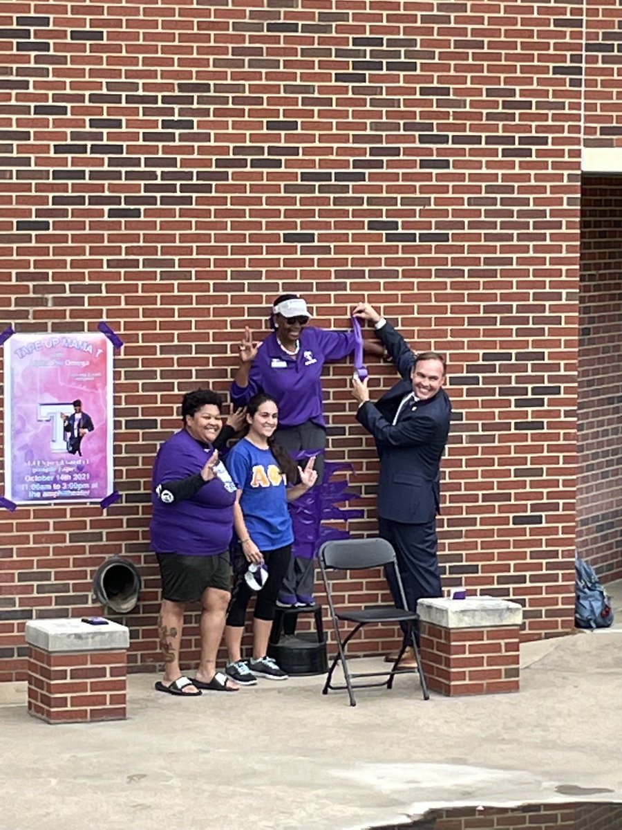 LathesTowns's tweet photo. One more reason”I LOVE MY JOB!”~MommaT I enjoyed helping #TarletonAlphaPhiOmega fundraiser for pumpkins and pups!! #TarletonConnection #TarletonEngaged #TarletonRespect #TapeUpMommaT https://t.co/F5YLmeC9qy