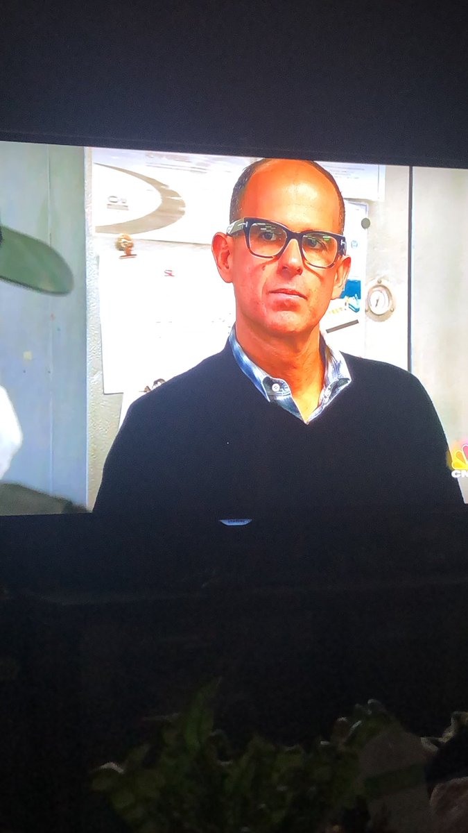 magaronie's tweet photo. @marcuslemonis Best day ever. And your in my living room! Watching you, taking notes and making plans to fine tune my business practices ❤️ https://t.co/uYCHmyeKE1