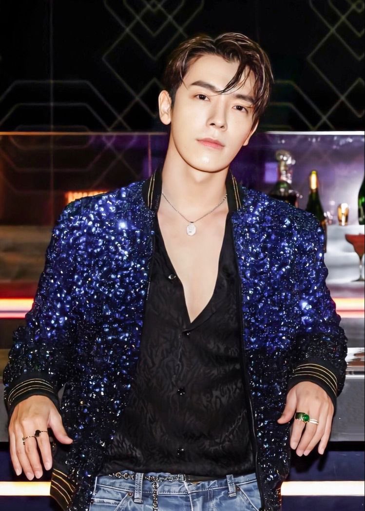 Happy birthday to my ultimate idol, Lee Donghae. 