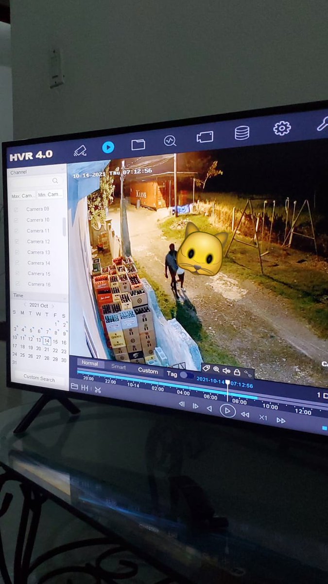 davariari's tweet photo. Manhunt currently on in Bath St.  Thomas for this man who was seen on cctv taking/kidnapping a little girl 8years old.  Can u put this out there for me please? .  When I am able to get a better picture I will send. @BwoyaTingz @Zemi66 @Ricaaduh https://t.co/N8fpNsDwTn