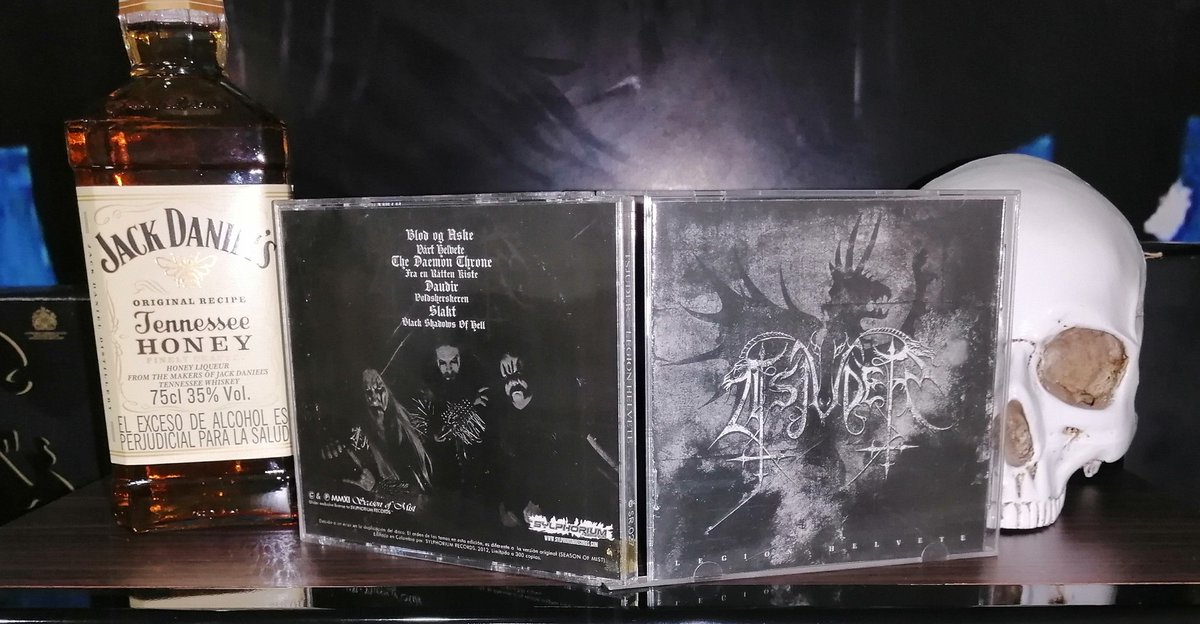 cvidal_EstuansI's tweet photo. Octubre 14, 2011 #Tsjuder 🇧🇻 lanza su álbum "Legion Helvete" Grabado en los estudios #dUb por E Kirkesola y en  #TripleTProduksjoner por Harald Vernor, Mezclado y másterizado por H V.ernor y Tom Kvalsvoll 
En #StrypeAudio
#UnDiaComoHoyEnElMetal
#BlackMetal #NorwegianBlackMetal https://t.co/edZ3HqFjl9