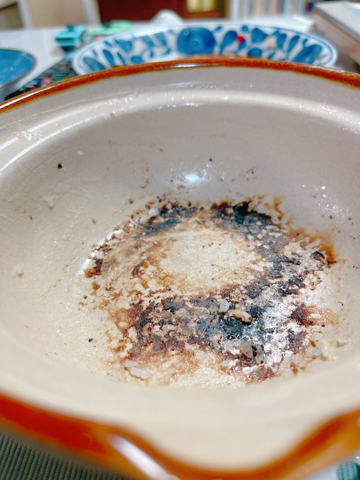 なんで白米ってこんなに美味しいんだ
1合入ってたはずなんだけどな…
おかしいな…1合… 