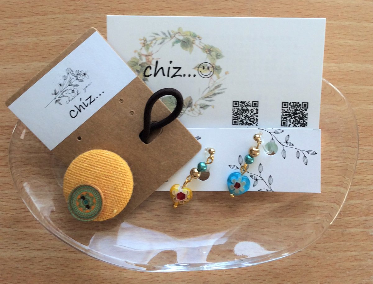 domus_official's tweet photo. #handmadeinJapan #ハンドメイド #Accessoris #アクセサリー
お疲れ様です🙂 お昼は何を食べましたか?
引き続き、#EXPOハンドメイドイン安満遺跡公園 からの作品を見て下さい。
No.5
#chiz... さんのピアスとヘアゴムです。
あめちゃん(←関西弁)みたいでしょ? https://t.co/9Ok5GpVxW4