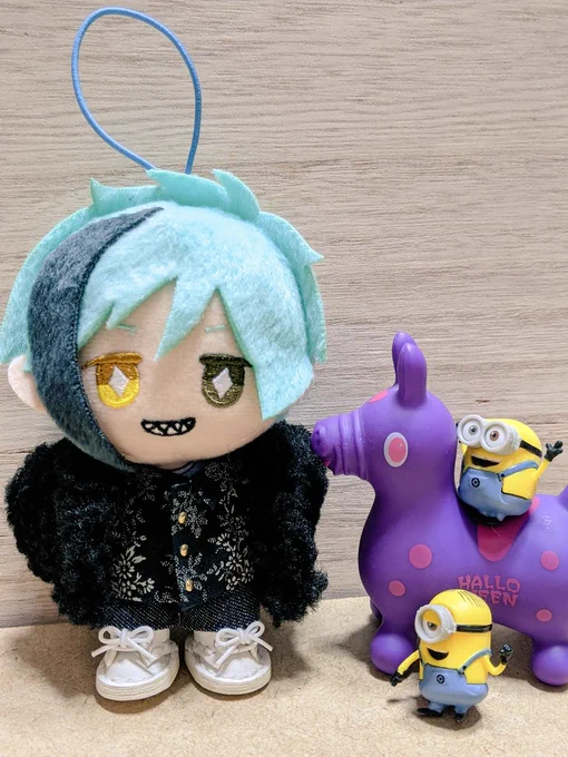 ひのっこさん() と作品交換していただいたんで見て見てさせてくださいうちのぬいがでっかわだったばかりにシャツを仕立て直してくださったり、以前描いたクリオネを作ってくださったり素敵ボアセットと可愛いクリオネ、大切にします!本当にありがとうございました 