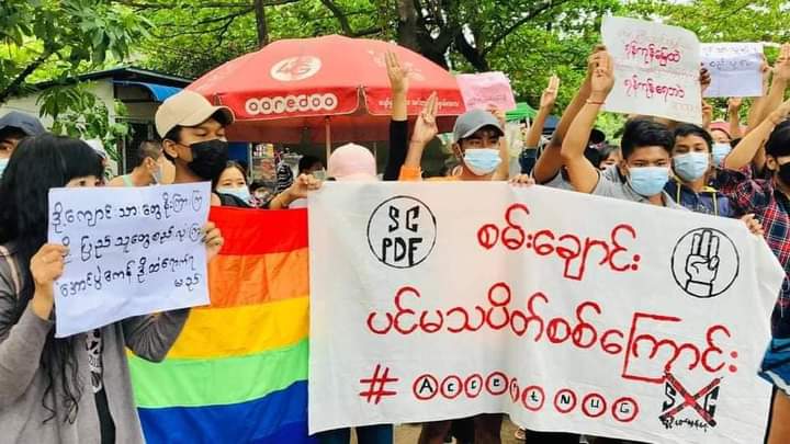 pzl_jourlm's tweet photo. "Nothing can make our rebellious souls stop"

Strike forces of #Yangon allied a coalition strike and protested to defy against the military regime today .

#WhatsHappeningInMyanmar 
#Oct15Coup 
#HelpMyanmarIDPs https://t.co/RYyFyfyfk9