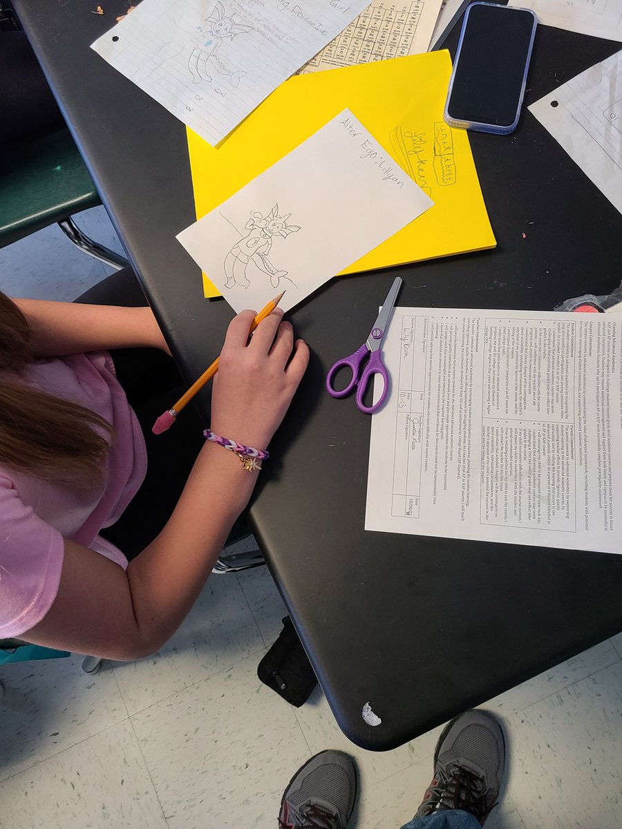 PataScience's tweet photo. Our @CardiffColts 6th grade KAP scientists making Superhero Element Trading Cards the last few days. They took an element and turned it into a Superhero. Features like Titanium Man, The Compound Crew, and many many other great ideas. #HorsePower #ElementsandCompounds #AdvancedEd https://t.co/Y94gaVGdwY