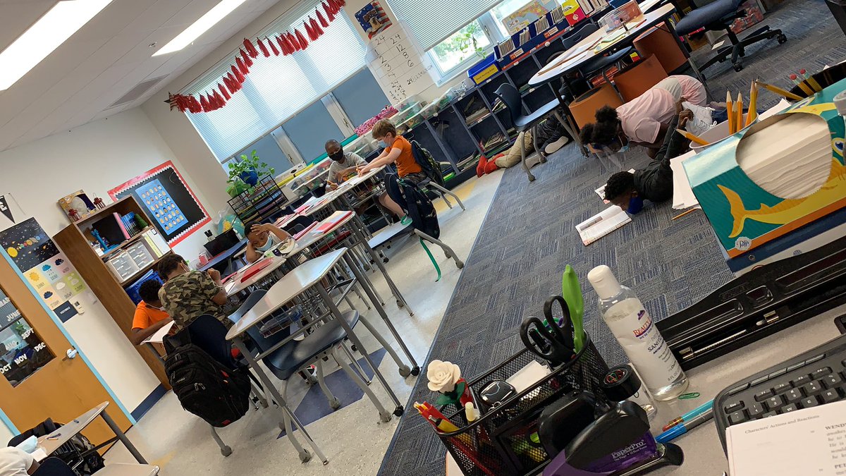 Comparing their experience of listening to and reading a drama and an excerpt from a novel!
#westside #room328 #PeterPanandWendy <a href="/WestsideVCS/">Westside Elementary</a>