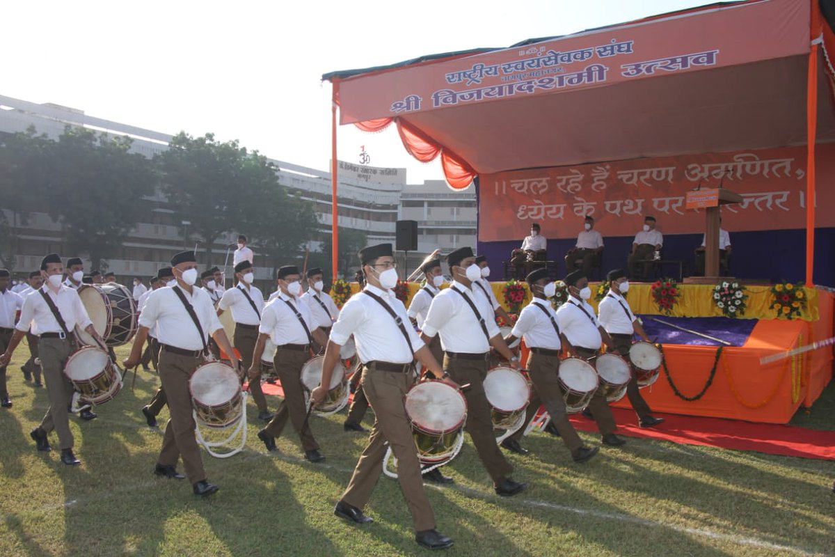 ravikumar2487's tweet photo. चल रहे हैं चरण अगणित , ध्येय के पथ पर निरंतर ...
#RSSVijayadashami https://t.co/xB0qagsEn7
