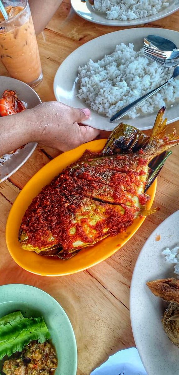 MalaysianFoods's tweet photo. Dah plan nak merentas kemana harini? Kepada yang merentas ke Selangor/Kl ni jgn lupa singgah MK jalan2 cari makan ya! 😉

Dekat sini boleh Melantak sotong besar XXL, lobster, ikan (talapia) , udang galah, Ayam, shell out dan bermacam macam lagi.

Gileerr padu weyhhh🤣 https://t.co/rbAUI2RMXO