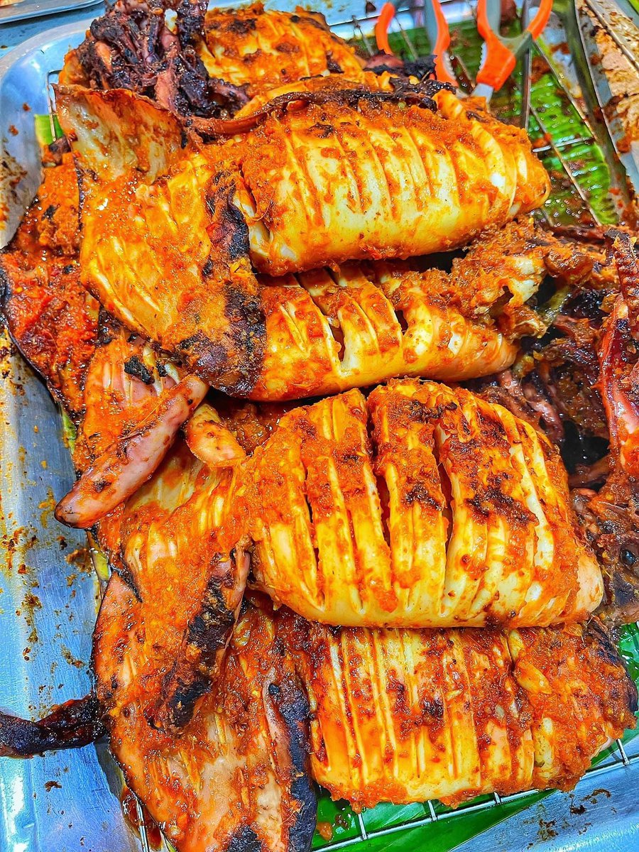 MalaysianFoods's tweet photo. Dah plan nak merentas kemana harini? Kepada yang merentas ke Selangor/Kl ni jgn lupa singgah MK jalan2 cari makan ya! 😉

Dekat sini boleh Melantak sotong besar XXL, lobster, ikan (talapia) , udang galah, Ayam, shell out dan bermacam macam lagi.

Gileerr padu weyhhh🤣 https://t.co/rbAUI2RMXO