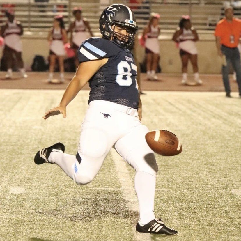 KHS_SFAW's tweet photo. #SFAW • @joshgilKW Kicking Rugby Style 🏈 • 6 Punts • 215 yards • 35.8 avg. • 46 long • Against @NSSH_Mustangs • Aiming between the numbers and the sidelines 👍🏼 #ZeroReturn #PlayerOfTheGame @MaxPreps
@HumbleISD_KHS @KHSMustangFBall @KingwoodRecruit https://t.co/6TCVieIiC0