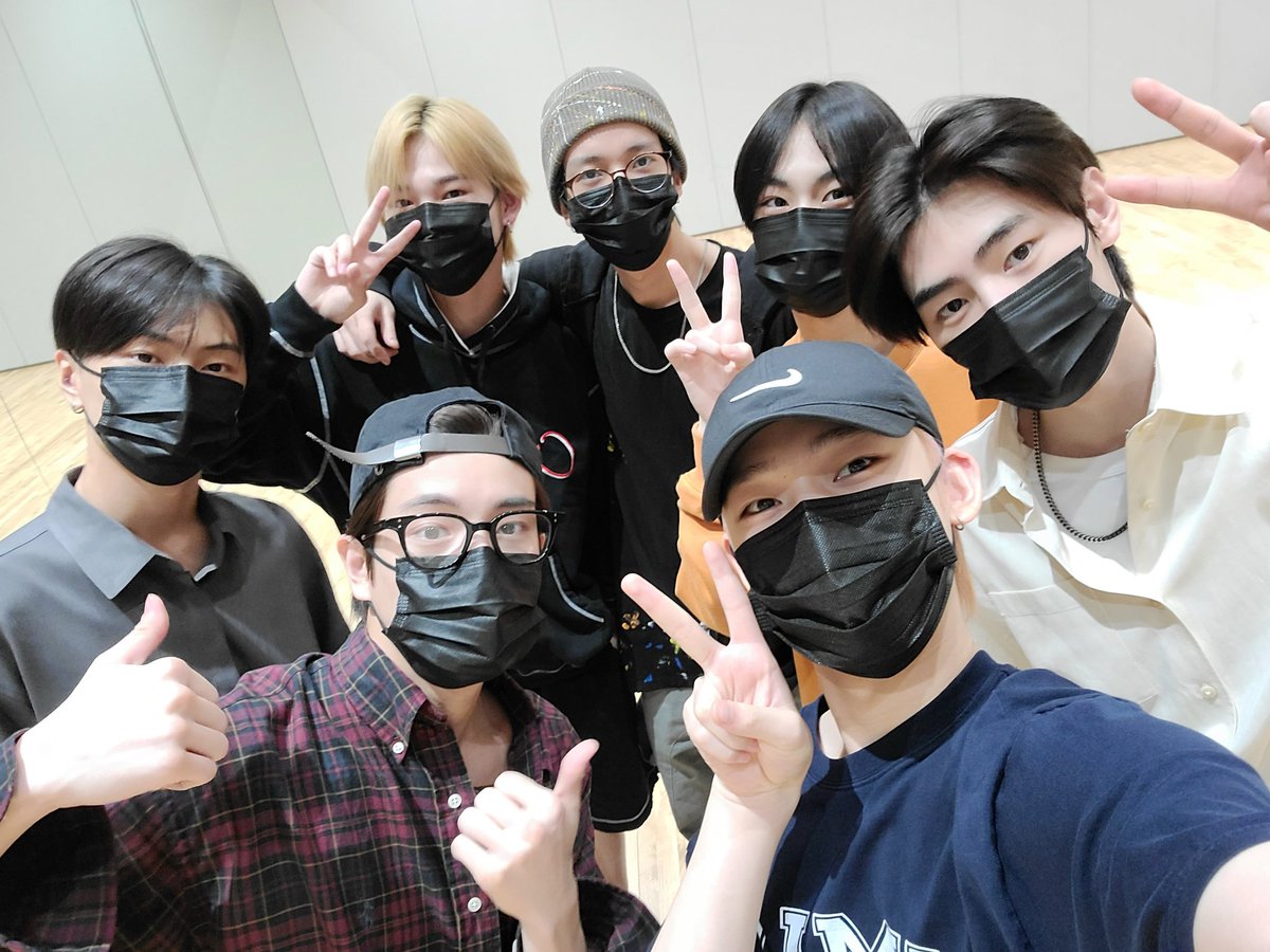 KIIN00_'s tweet photo. Happy heeseung day hyung uhuwww dah tuir wkwk canda tuir 😳
Terima kasih sudah selalu bekerja keras untuk enhypen
Terima kasih sudah jadi hyung yang baik buat member
Semoga kedepannya semakin baik dan makin baik dan makin baik
Dan semoga bisa bahagia selalu bersama enhypen https://t.co/X3YTnr37Zn