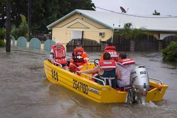 FloodMapp's tweet photo. #SESweek 9-17 Oct | #FloodMapp is extending our thanks to Queensland's thousands of SES volunteers. In times of #emergency &amp; #disaster, this Orange Army forms the fabric of #resilient, #resourceful and  #ConnectedCommunities! #ThankYouSES #QldSES  @QLDSESVA @IGEMQld @QldFES https://t.co/5rcMwqaIOG