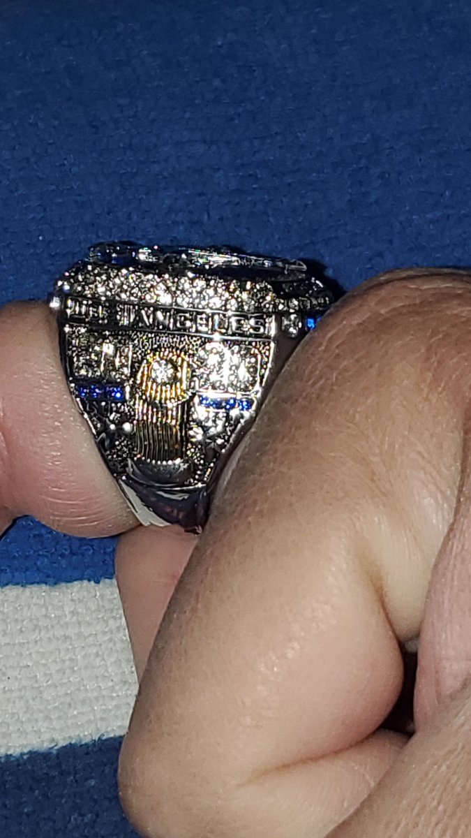 DGSAYSWHAT's tweet photo. DODGERS ARE STILL REIGNING CHAMPS
#RepeatLA
#RESPECTTHERIVALRY https://t.co/VNfqW4U4se