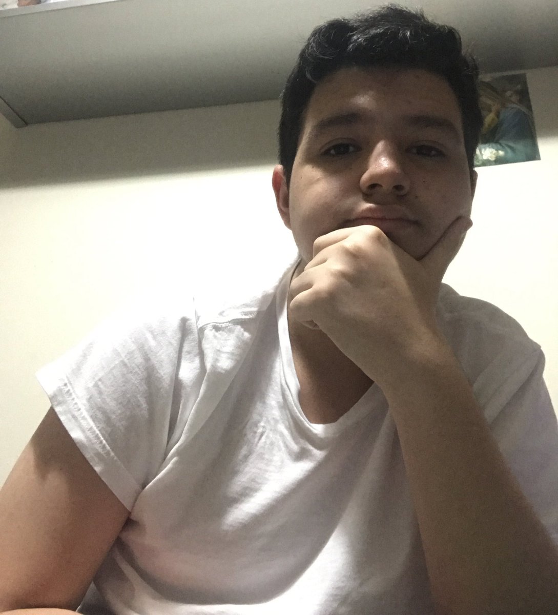 DonTucson's tweet photo. Muere acá 

A) te doy 
B) te daba https://t.co/jPK5mZLzbM