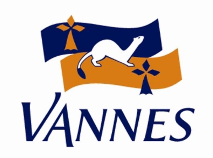 Nouveau logo #Vannes qu'en pensez-vous ? Un peu de couleur j'aurais aimé ! Mais c'est trop tard ! Et le précédent allait bien ! Avant/après #Vannes