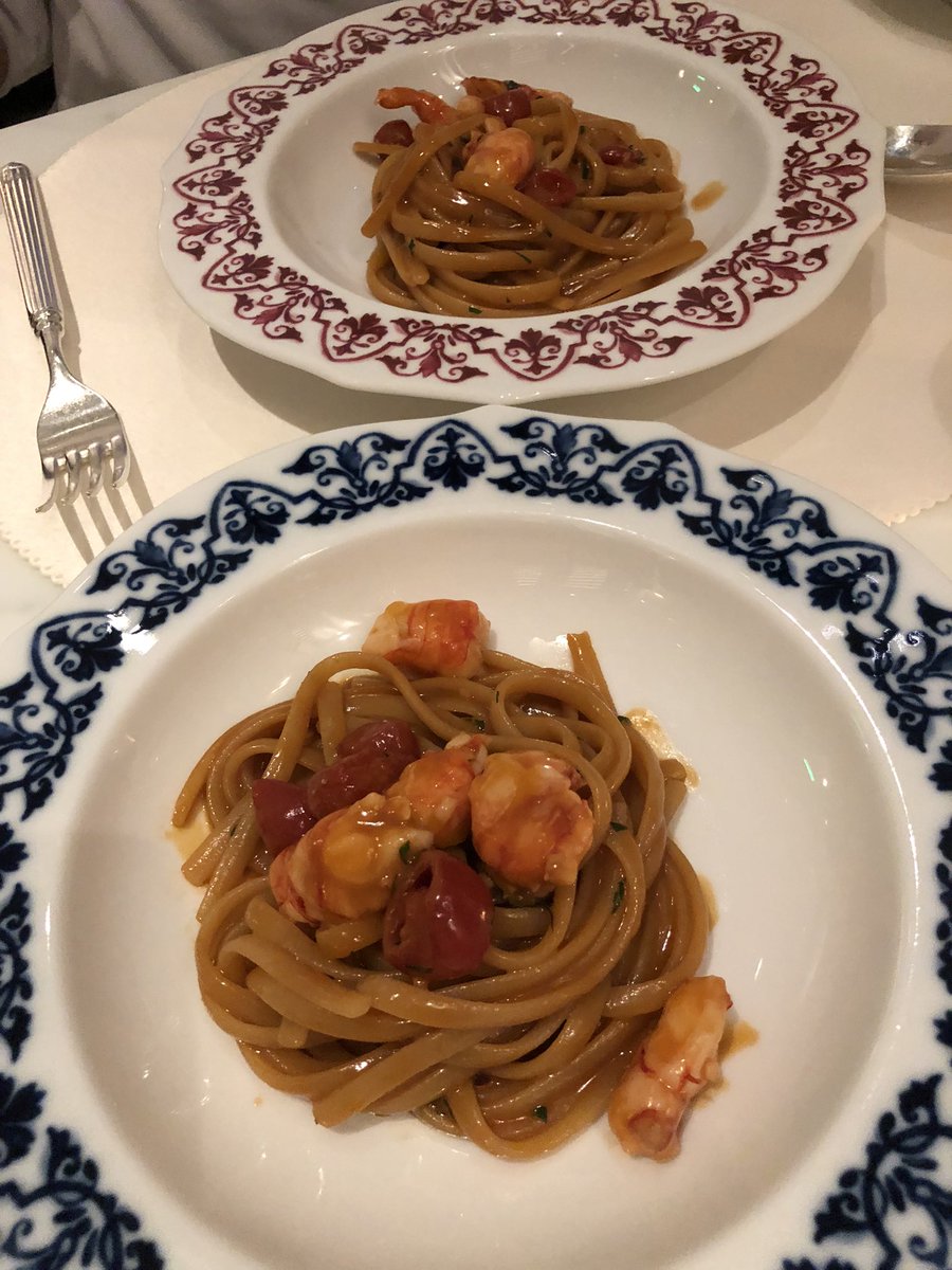 AnnieChau4's tweet photo. New Venetian coffeehouse in the heart of Central ❤️🇮🇹 #seabass alla Mediterranea &amp; prawn linguine https://t.co/Py9X7jmB5p