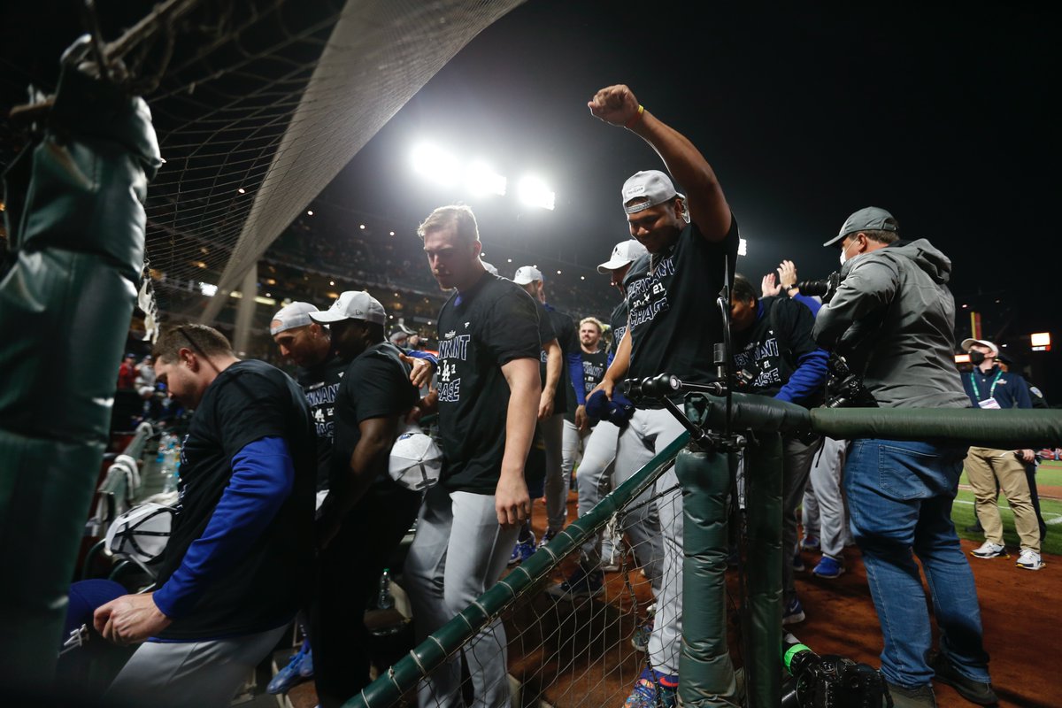 SportsNetLA's tweet photo. Dodger Blue in The Bay. 💙

#Dodgers x #RepeatLA https://t.co/MUmjVACJJG