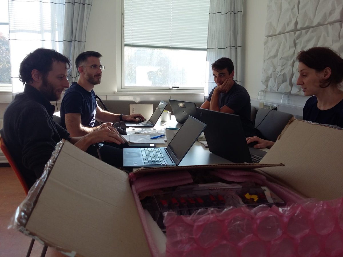 PTAL_2020's tweet photo. Our team is currently brainstorming to suggest analogue rocks for an ExoMars simulation exercice that will involved all instruments. Of course, rocks from our paper focused on Oxia Planum spectral analogue are part of it! https://t.co/Tfj5BoREZF