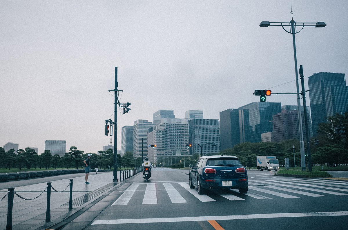 endo_hiro4's tweet photo. 今日も信号待ち🚥
#waitingforgreenlight #世界の車窓から #driversviews https://t.co/O2s5nvKbqZ